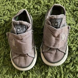 Infant / toddler size 7 converse all stars